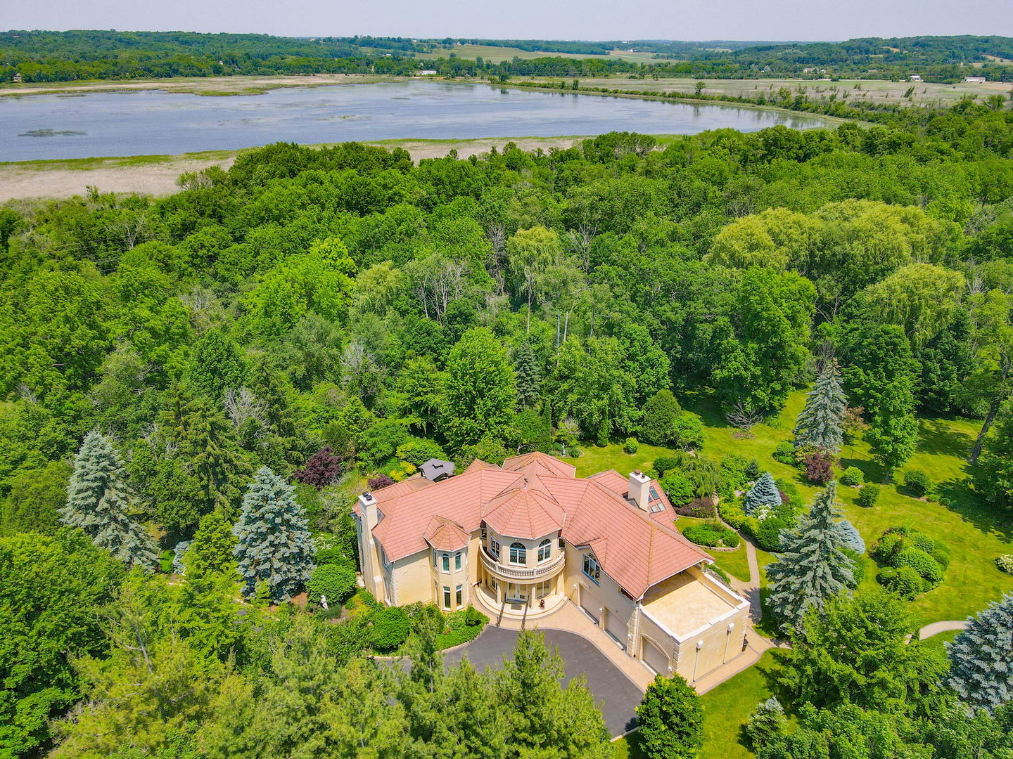 W3318 Lake Forest Lane, Lake Geneva, WI 53147