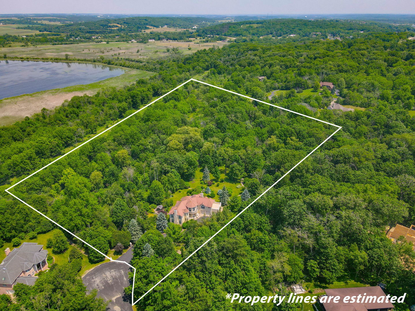 W3318 Lake Forest Lane, Lake Geneva, WI 53147
