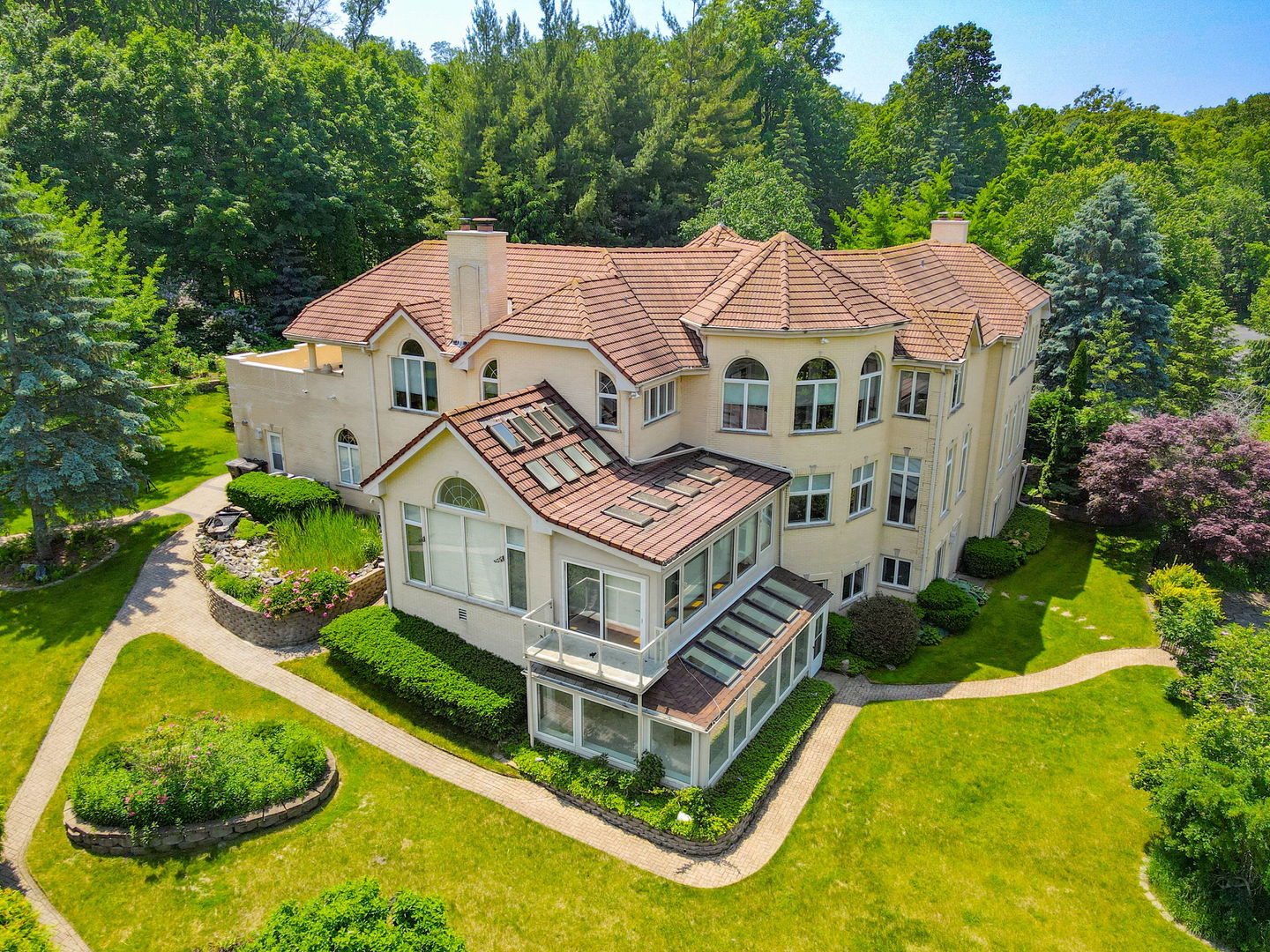 W3318 Lake Forest Lane, Lake Geneva, WI 53147