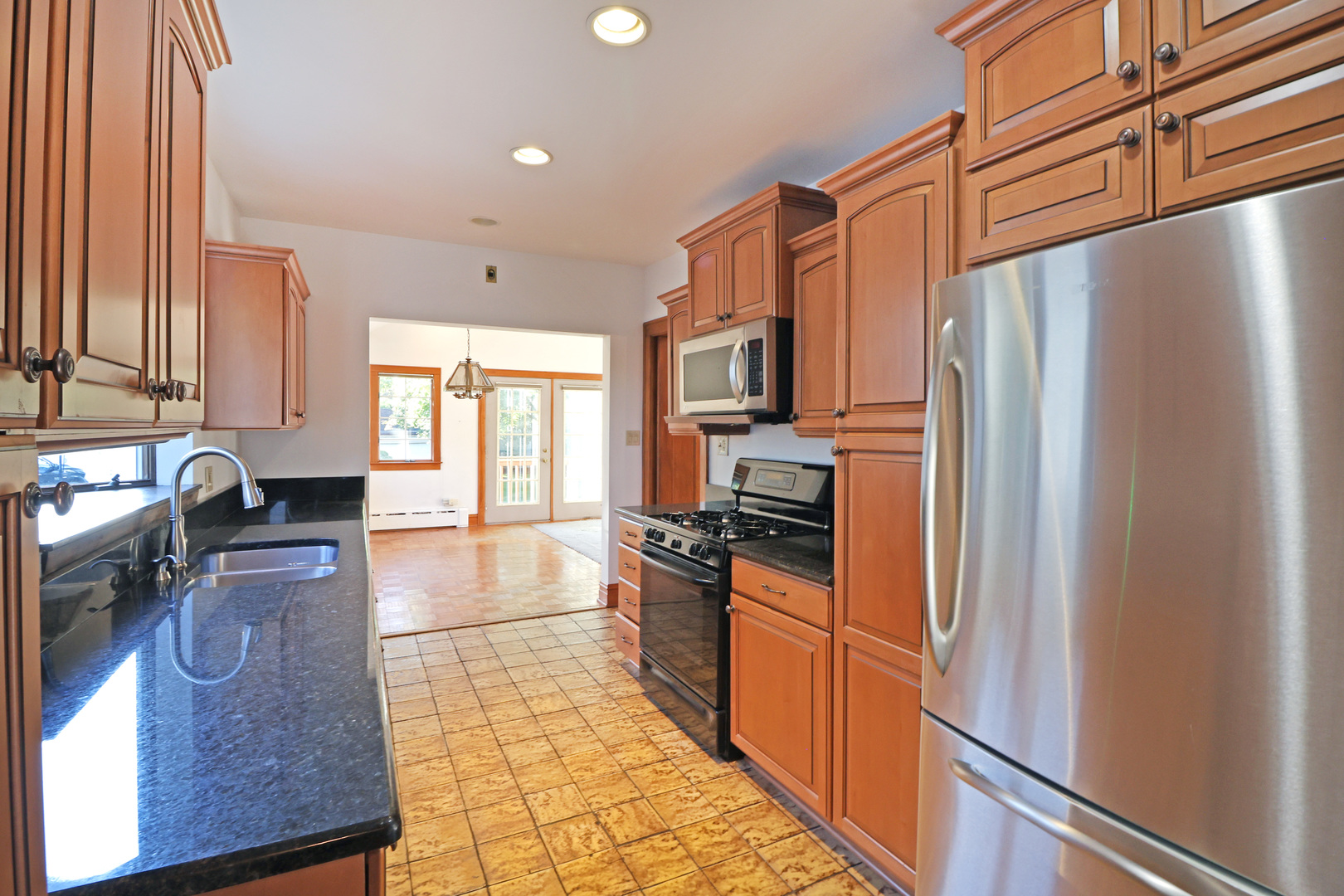 231 Lawton Road, Riverside, IL 60546