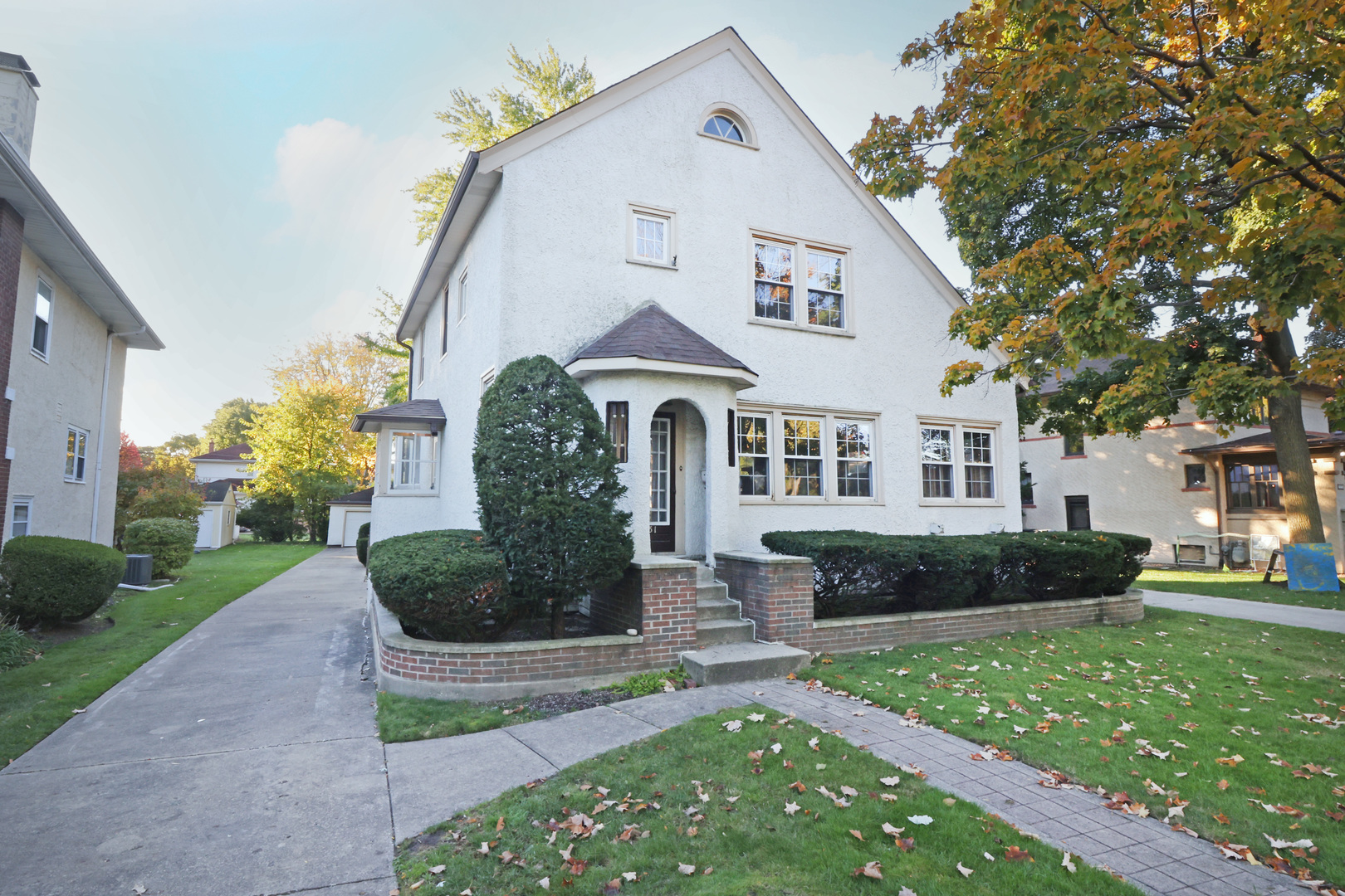 231 Lawton Road, Riverside, IL 60546