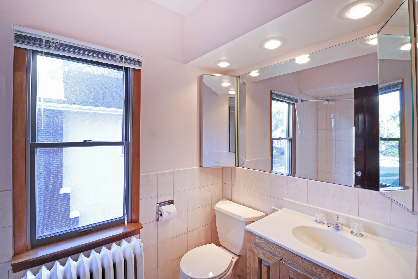 231 Lawton Road, Riverside, IL 60546