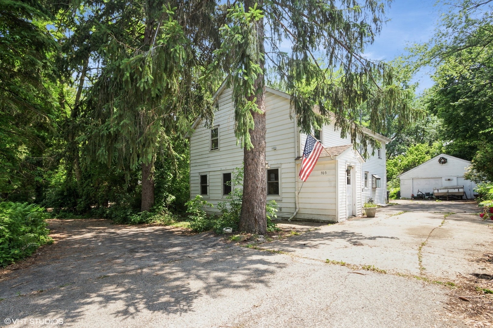 705 W Hillcrest Road, Palatine, IL 60074