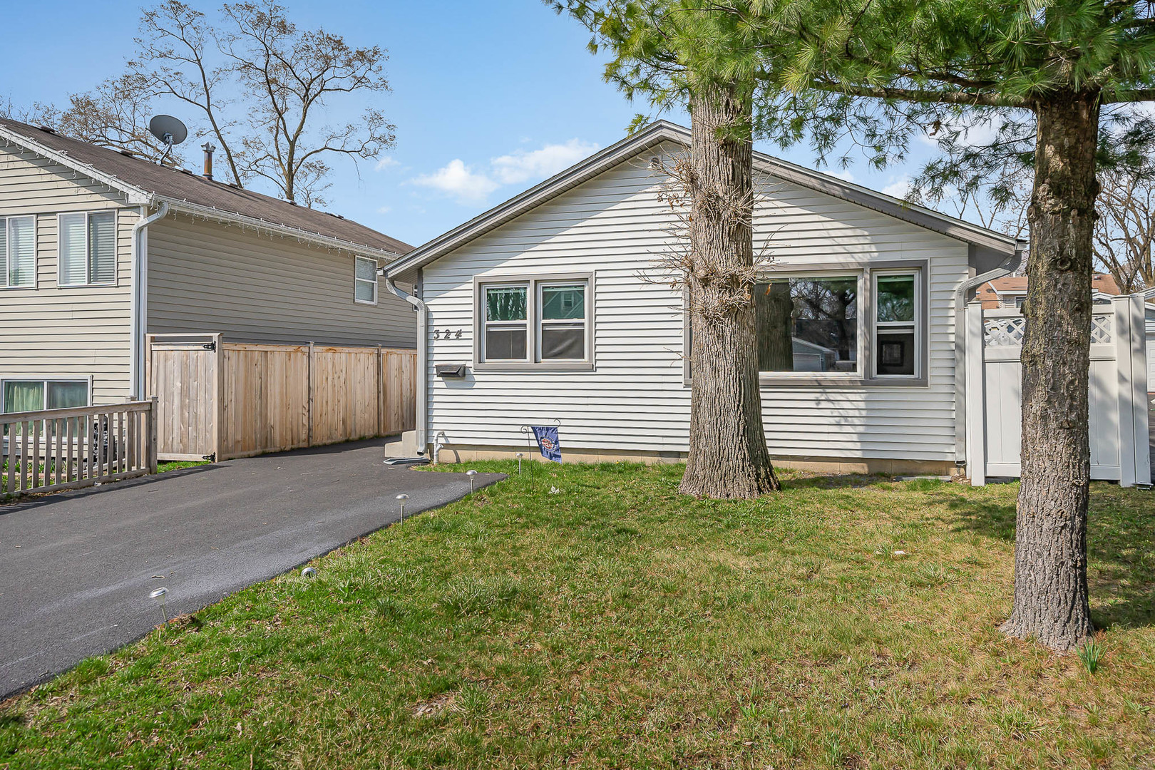 324 N Prospect Drive, Round Lake Park, IL 60073
