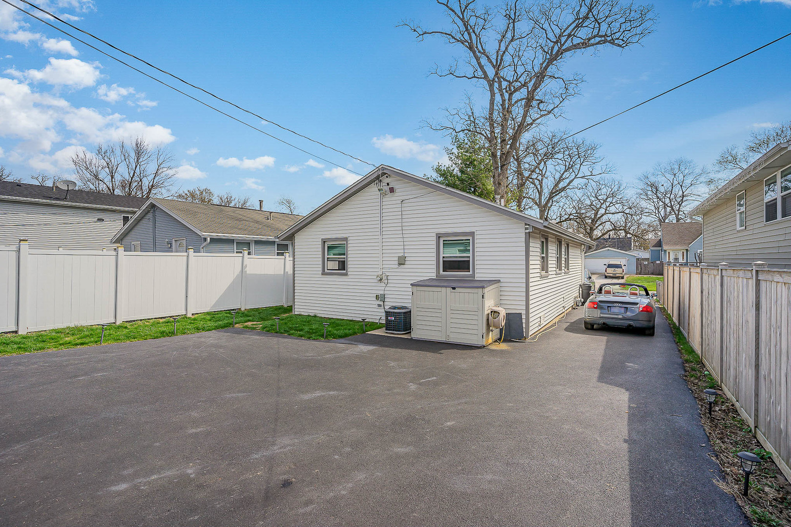 324 N Prospect Drive, Round Lake Park, IL 60073