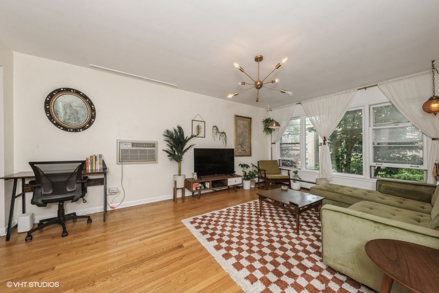 4030 N MOZART Street #3N, Chicago, IL 60618