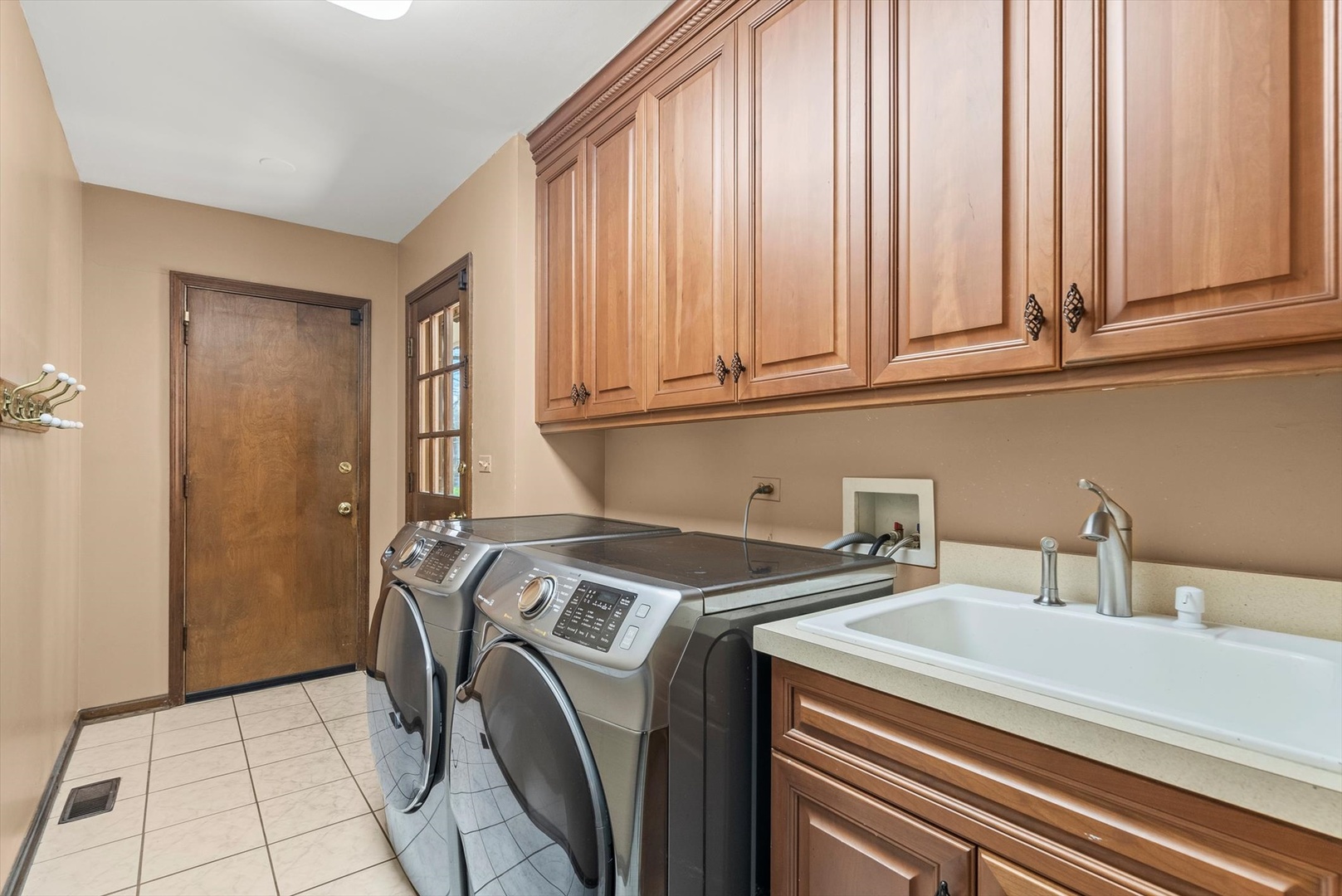 125 Grove Lane, Barrington, IL 60010