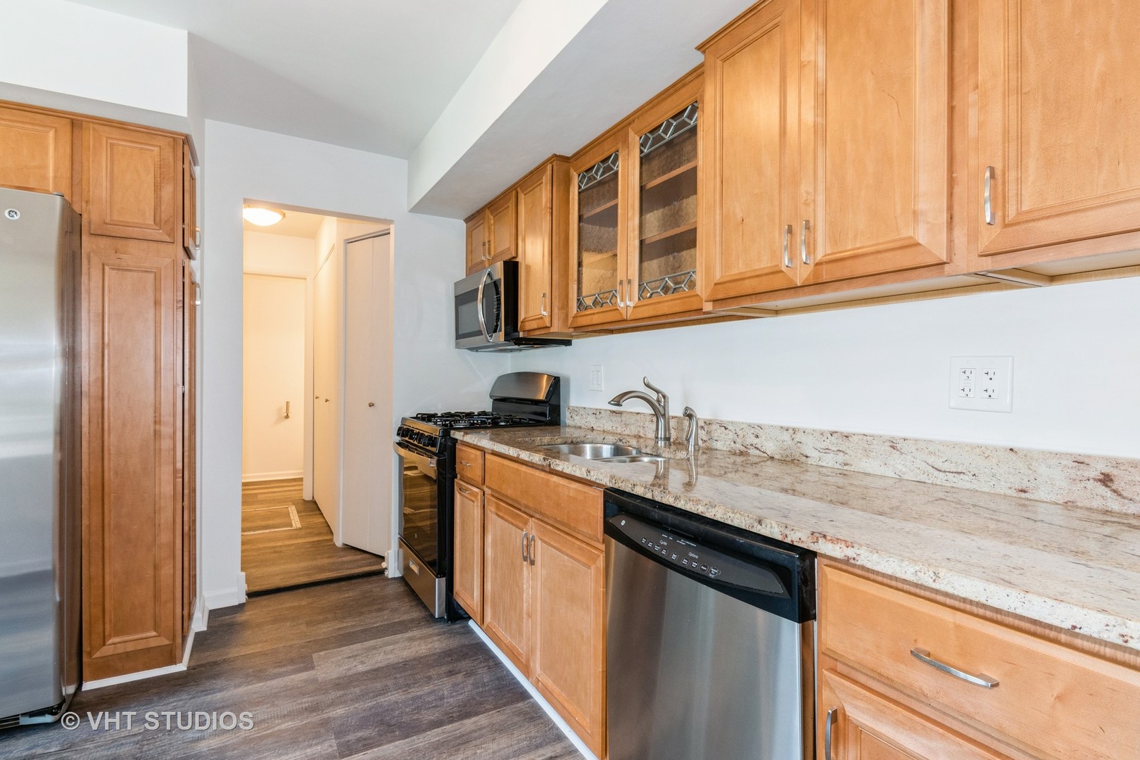 1723 Brookwood Drive, Downers Grove, IL 60516