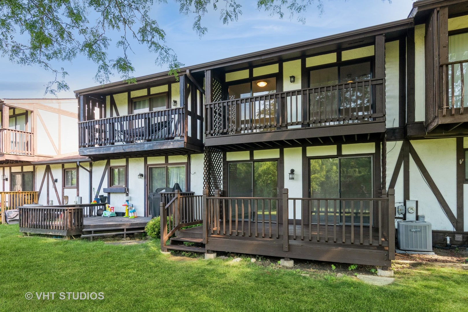 1723 Brookwood Drive, Downers Grove, IL 60516