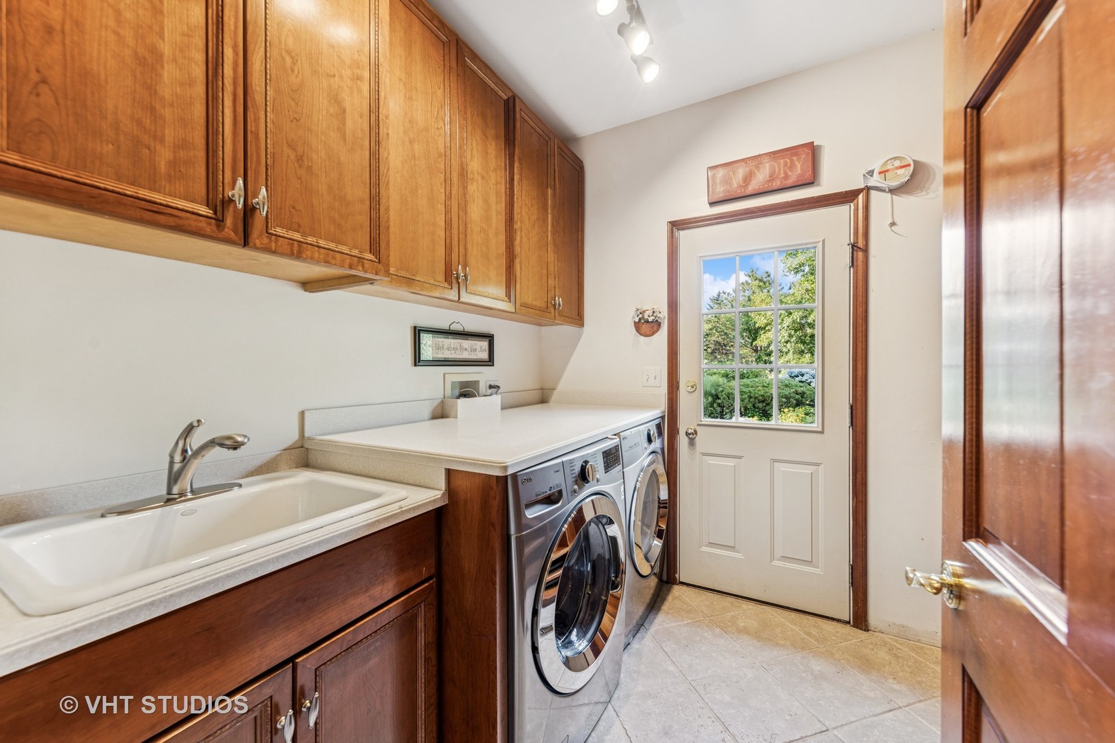 1343 Dunrobin Road, Naperville, IL 60540