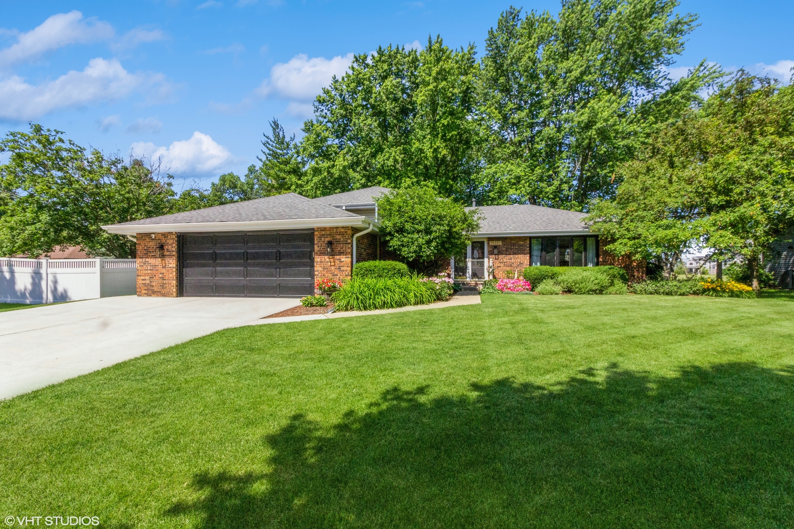 25332 W Willow Drive, Plainfield, IL 60544