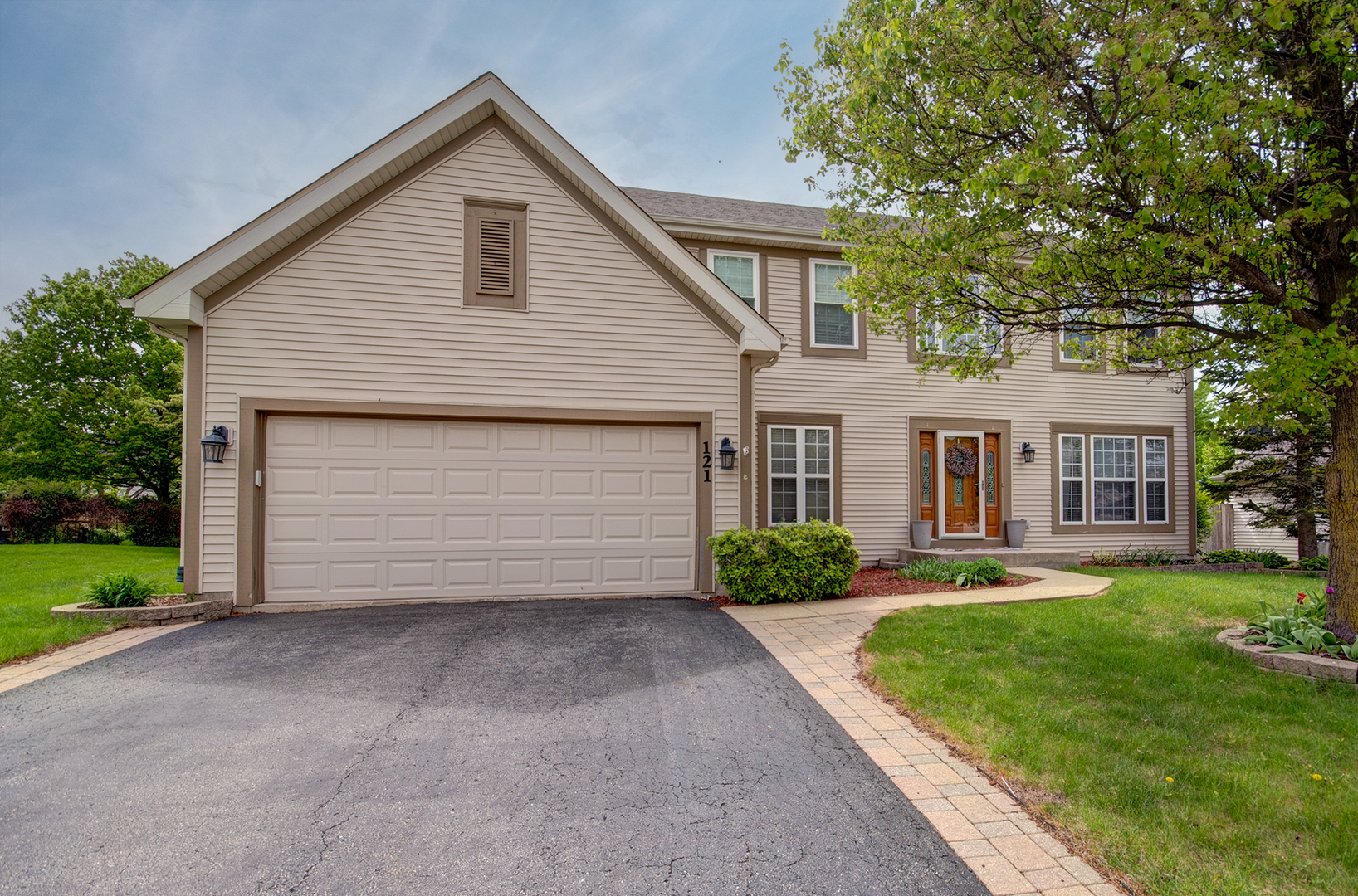 121 Brookhaven Court, Sugar Grove, IL 60554