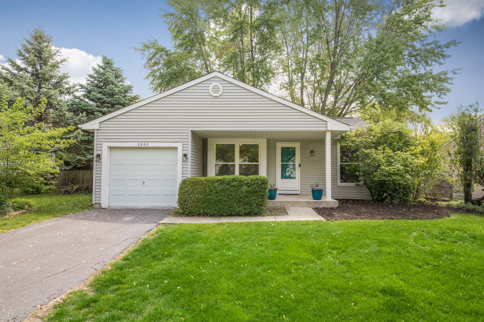 2060 Navarone Drive, Naperville, IL 60565