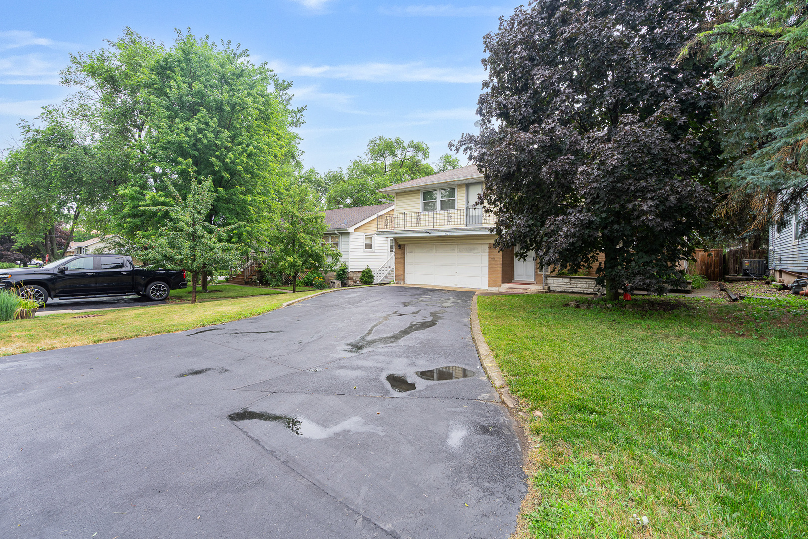 112 Hill Street, Willow Springs, IL 60480
