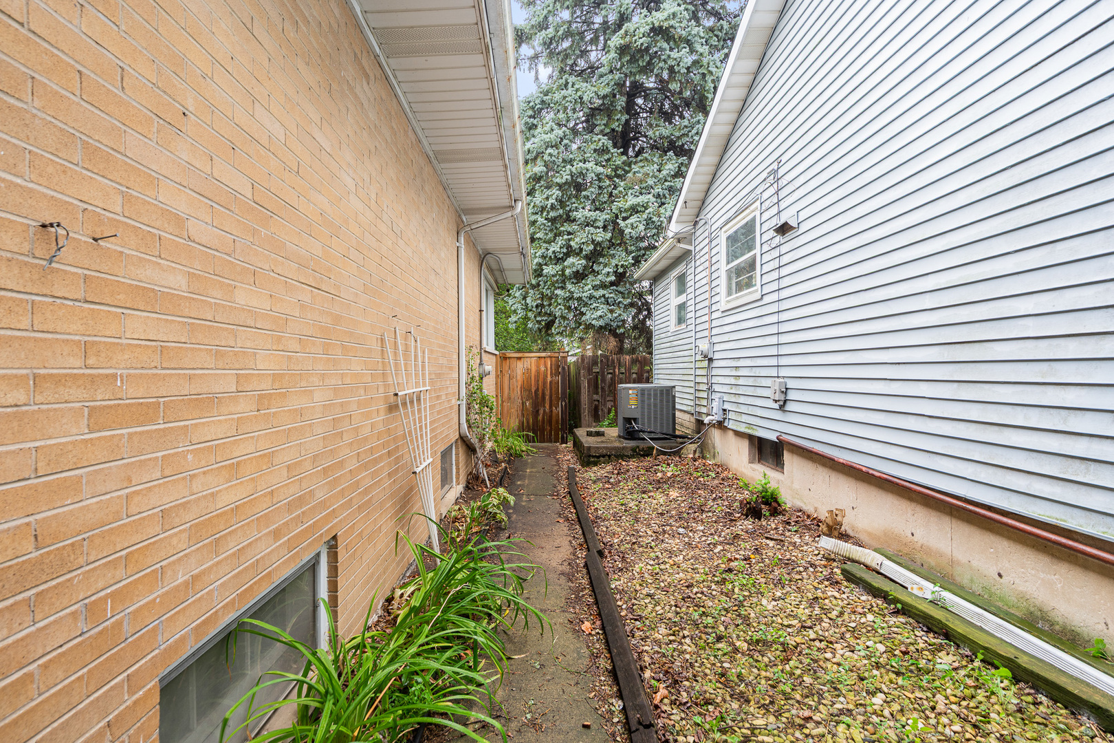 112 Hill Street, Willow Springs, IL 60480