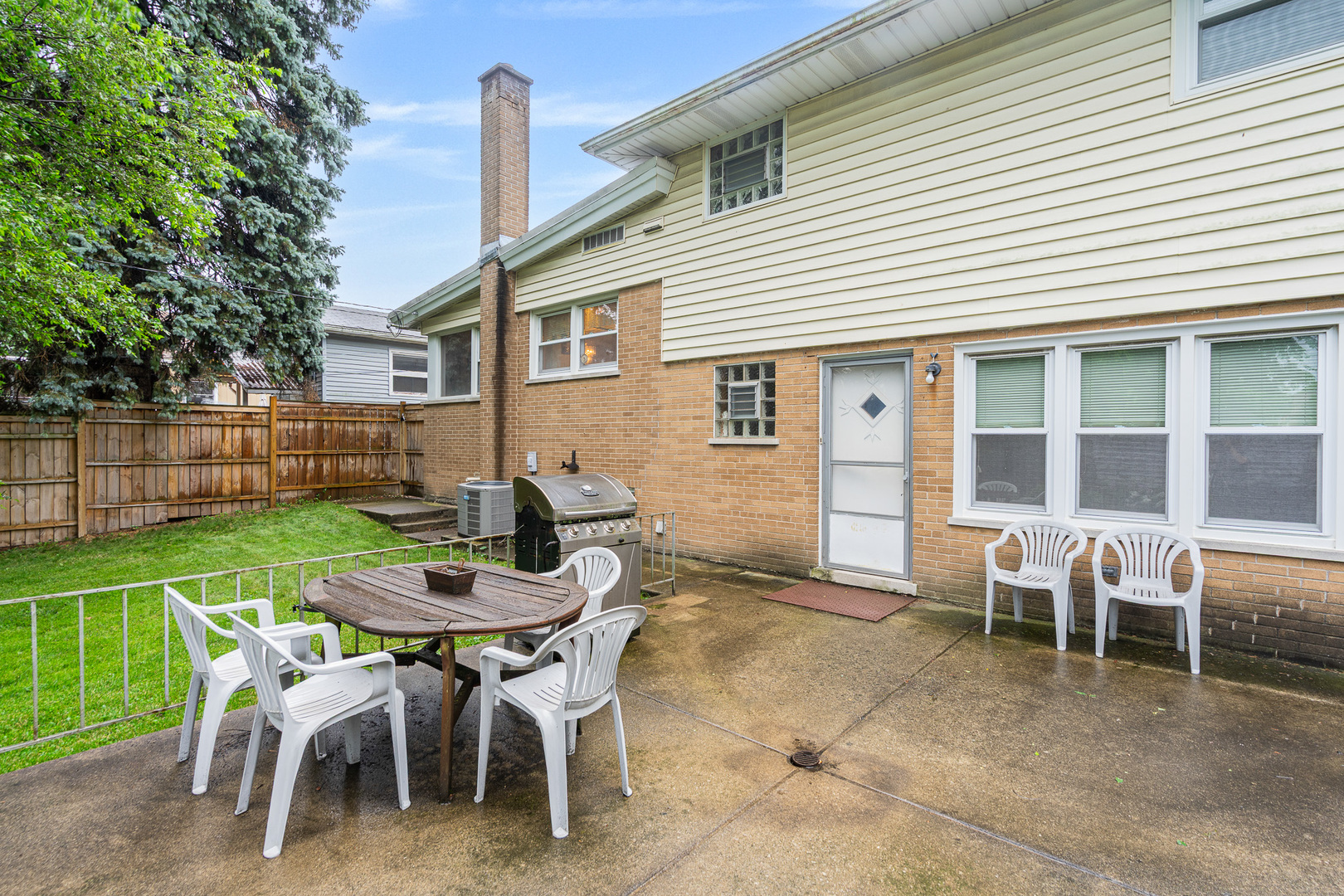 112 Hill Street, Willow Springs, IL 60480