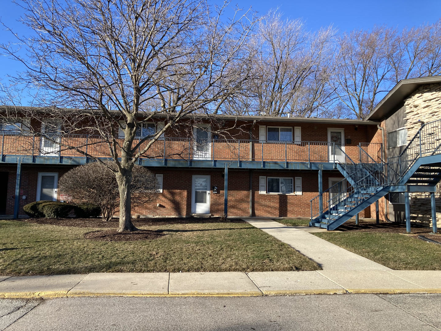 1830 W Knightsbridge Drive #2D, Mount Prospect, IL 60056