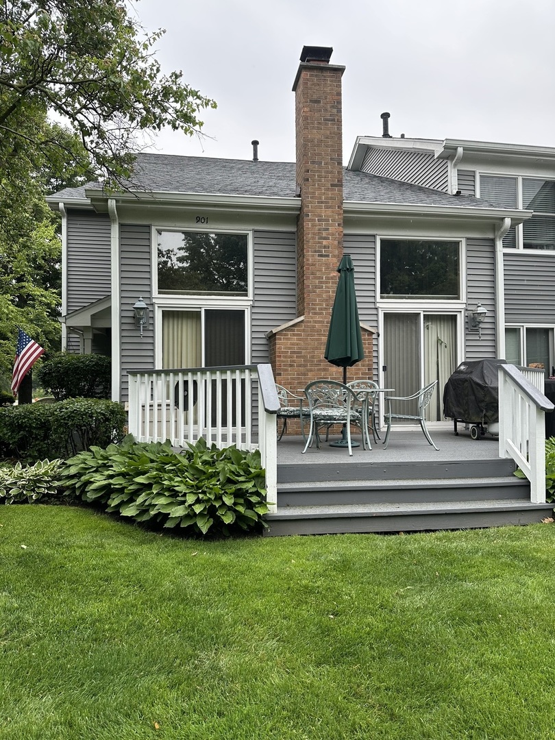 901 Heathrow Lane, Naperville, IL 60540