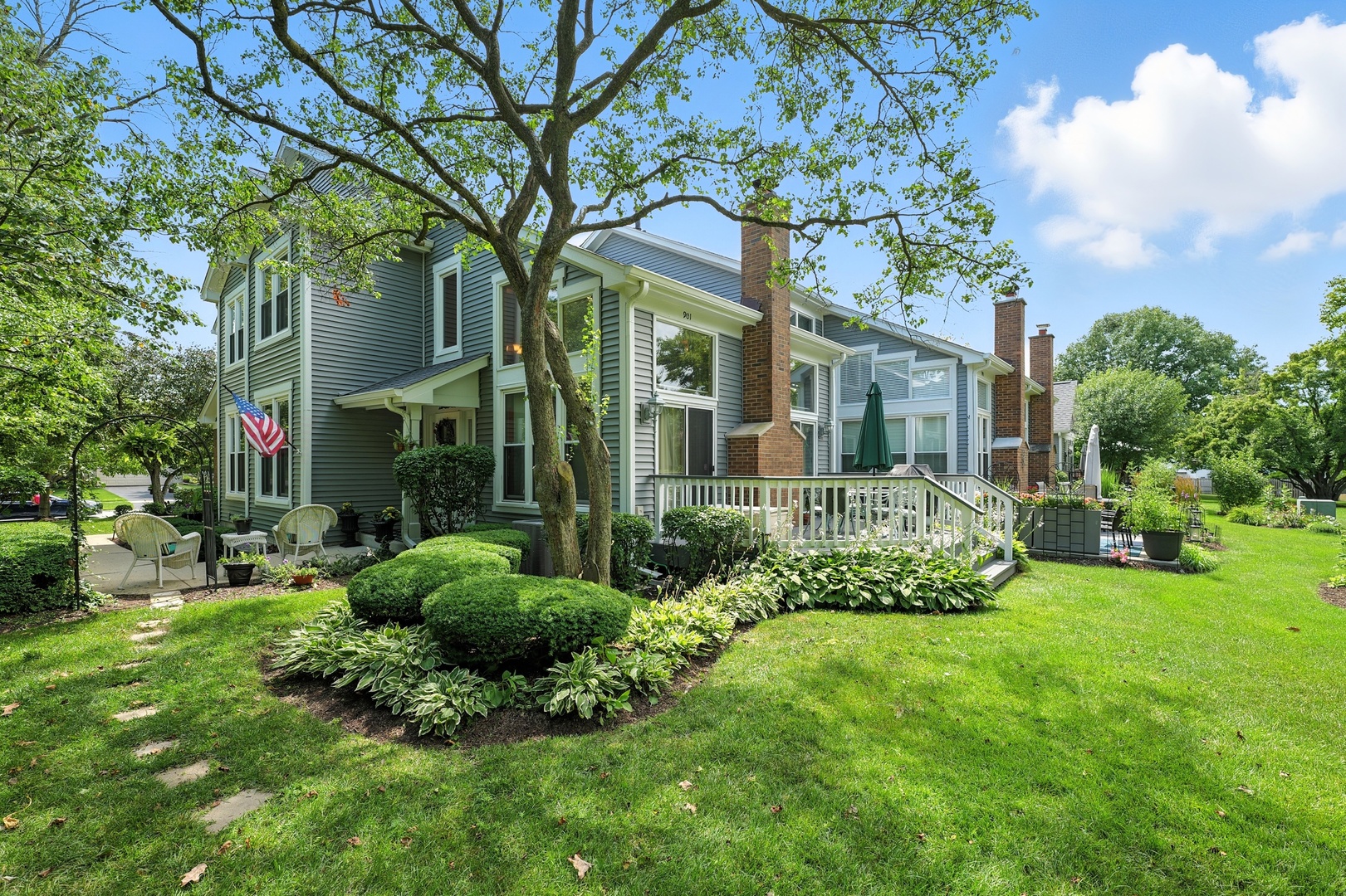 901 Heathrow Lane, Naperville, IL 60540