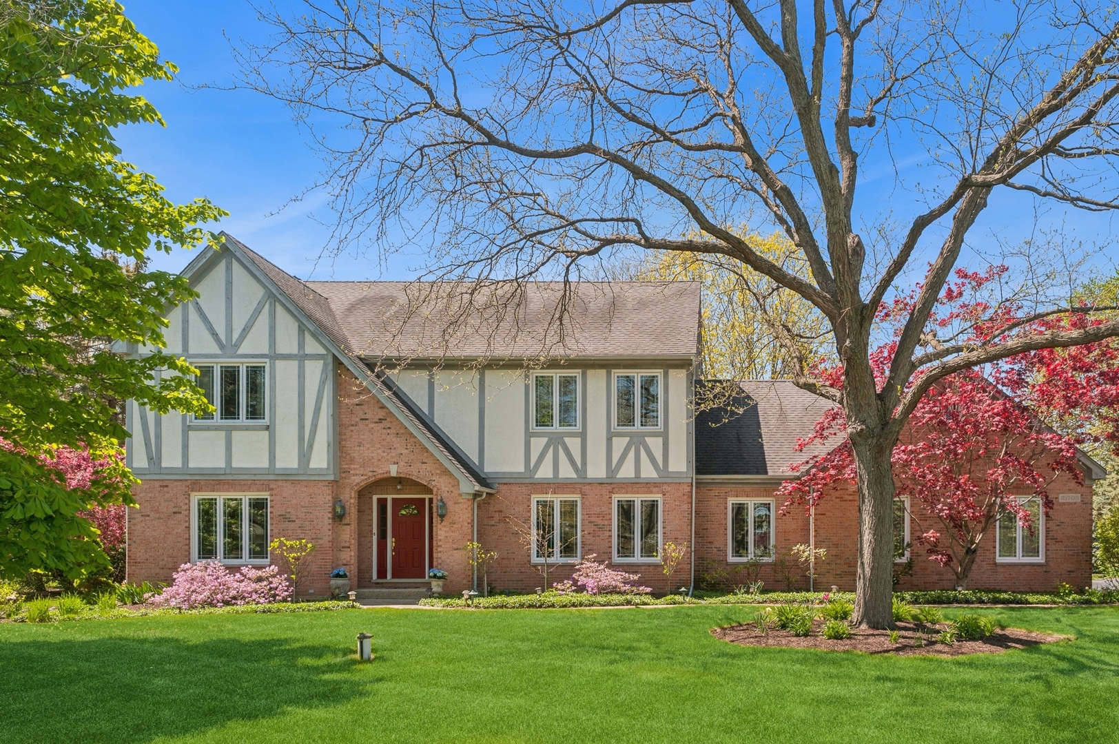 21705 W Hilandale Court, Kildeer, IL 60047
