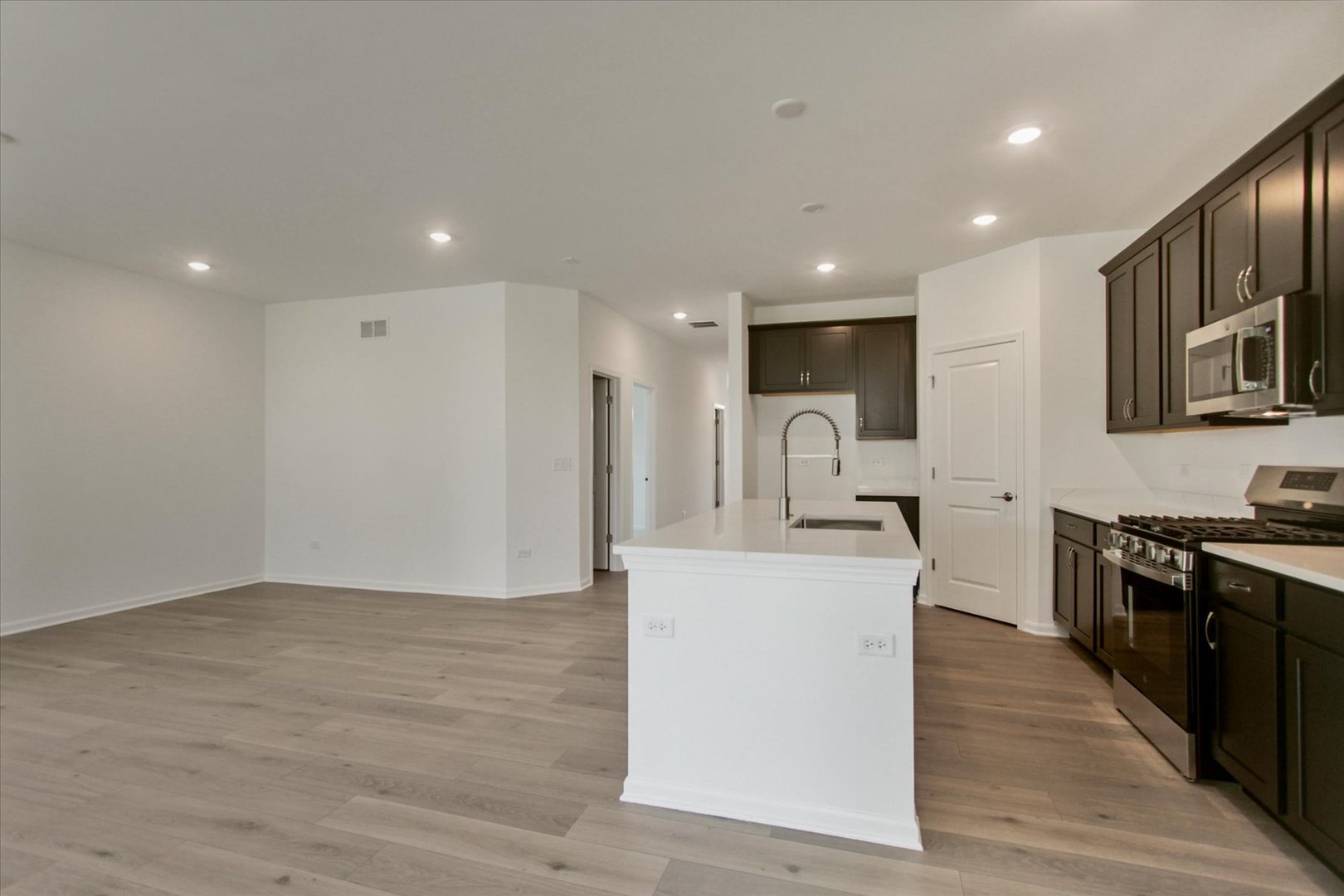 23216 W Sweetwater Lane, Plainfield, IL 60585
