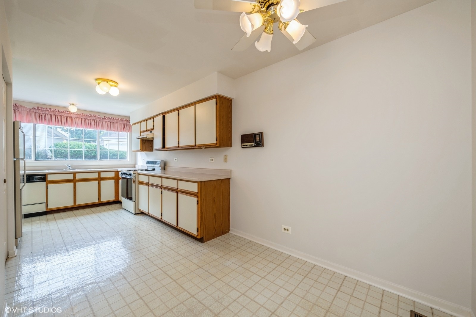 1152 S Parkside Drive, Palatine, IL 60067