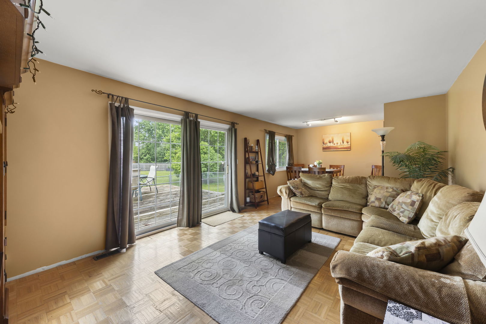 235 Parkchester Road, Elk Grove Village, IL 60007