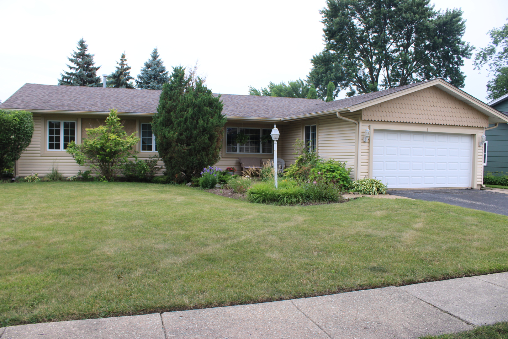 235 Parkchester Road, Elk Grove Village, IL 60007