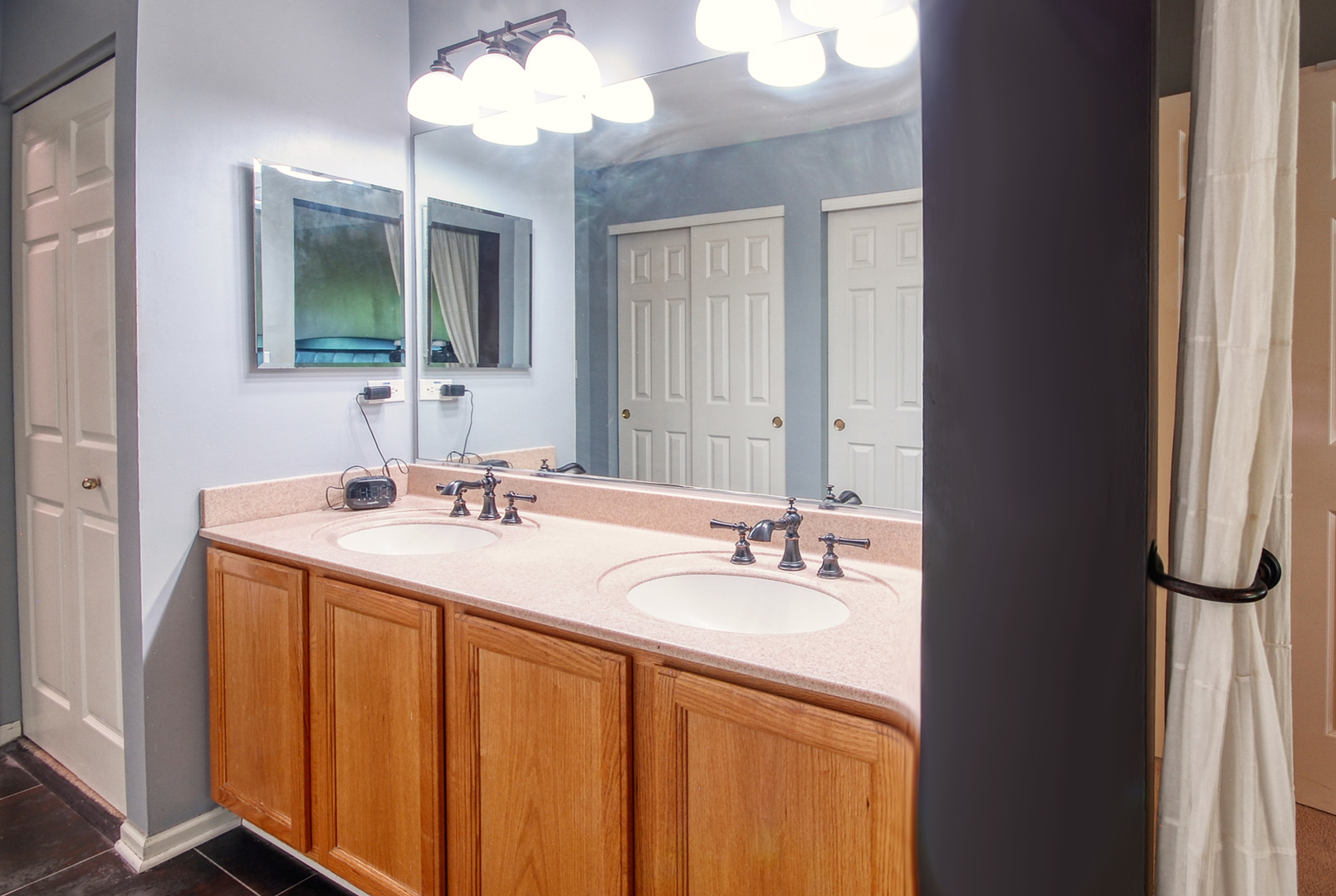 341 S Lancelot Lane, Palatine, IL 60074