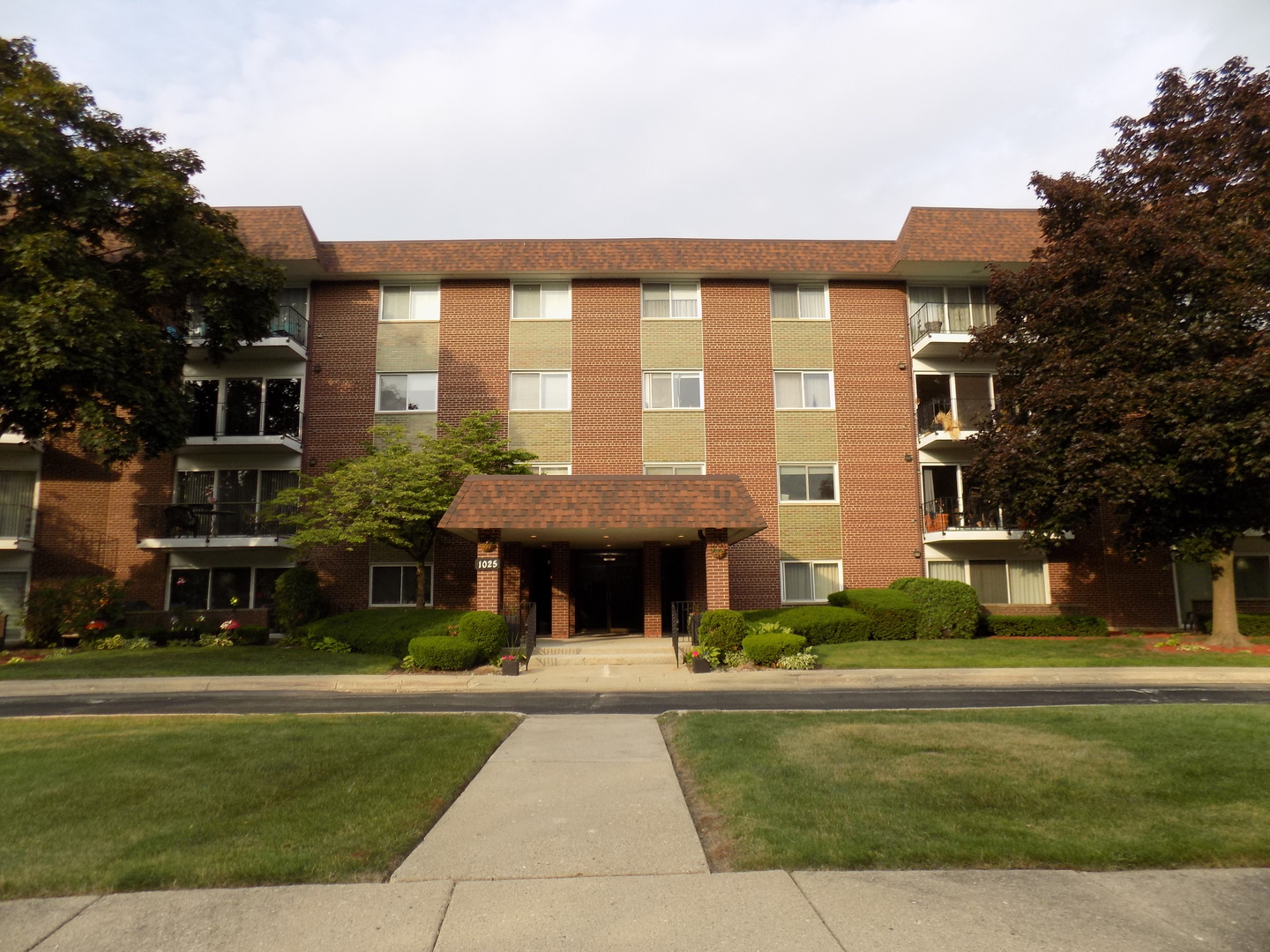 1025 S Fernandez Avenue #3M, Arlington Heights, IL 60005