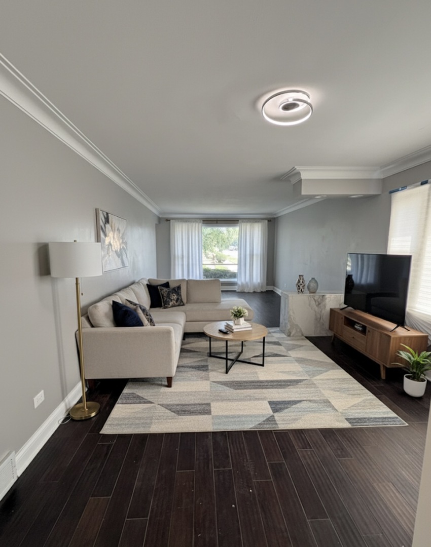 8958 S Oglesby Avenue, Chicago, IL 60617