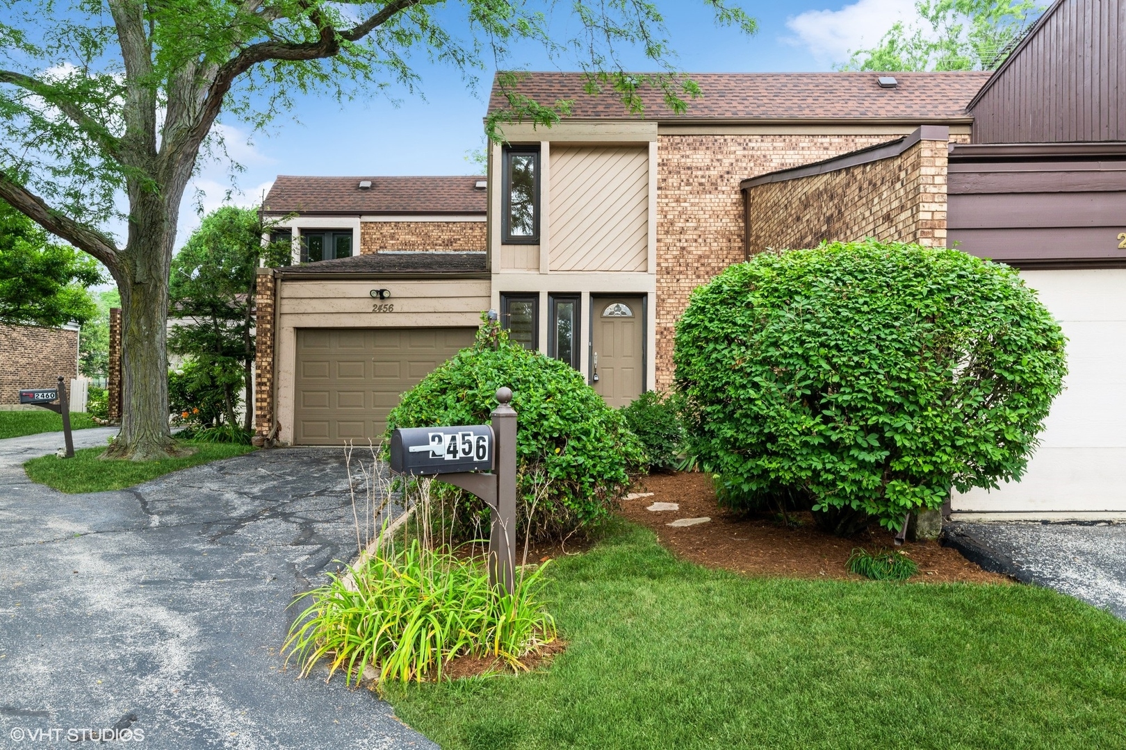 2456 Cobblewood Drive, Northbrook, IL 60062