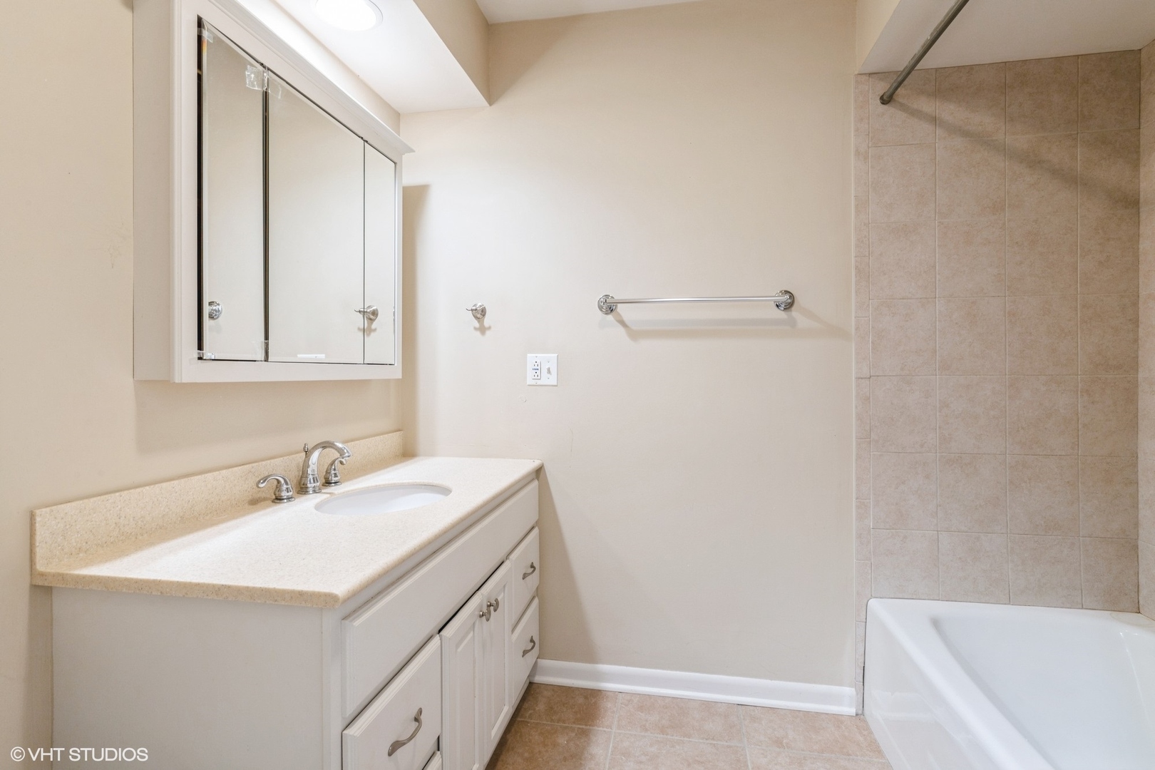 2456 Cobblewood Drive, Northbrook, IL 60062