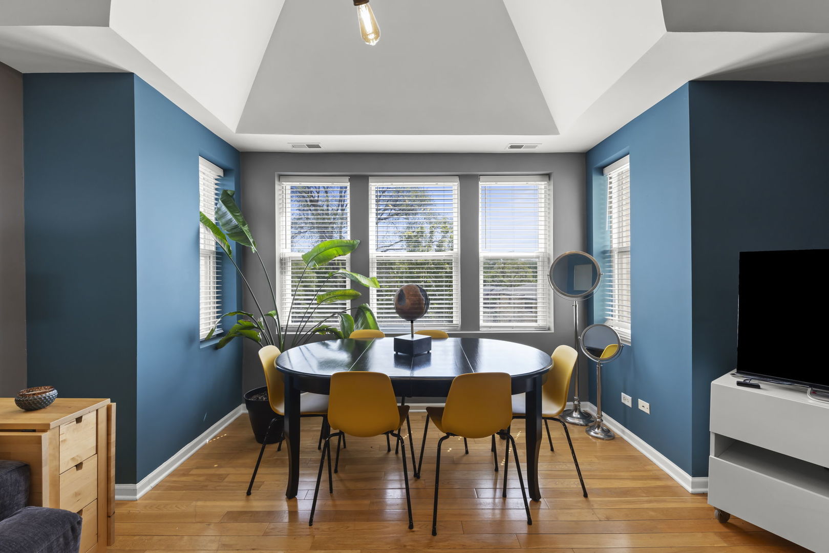 5054 N Troy Street #3, Chicago, IL 60625