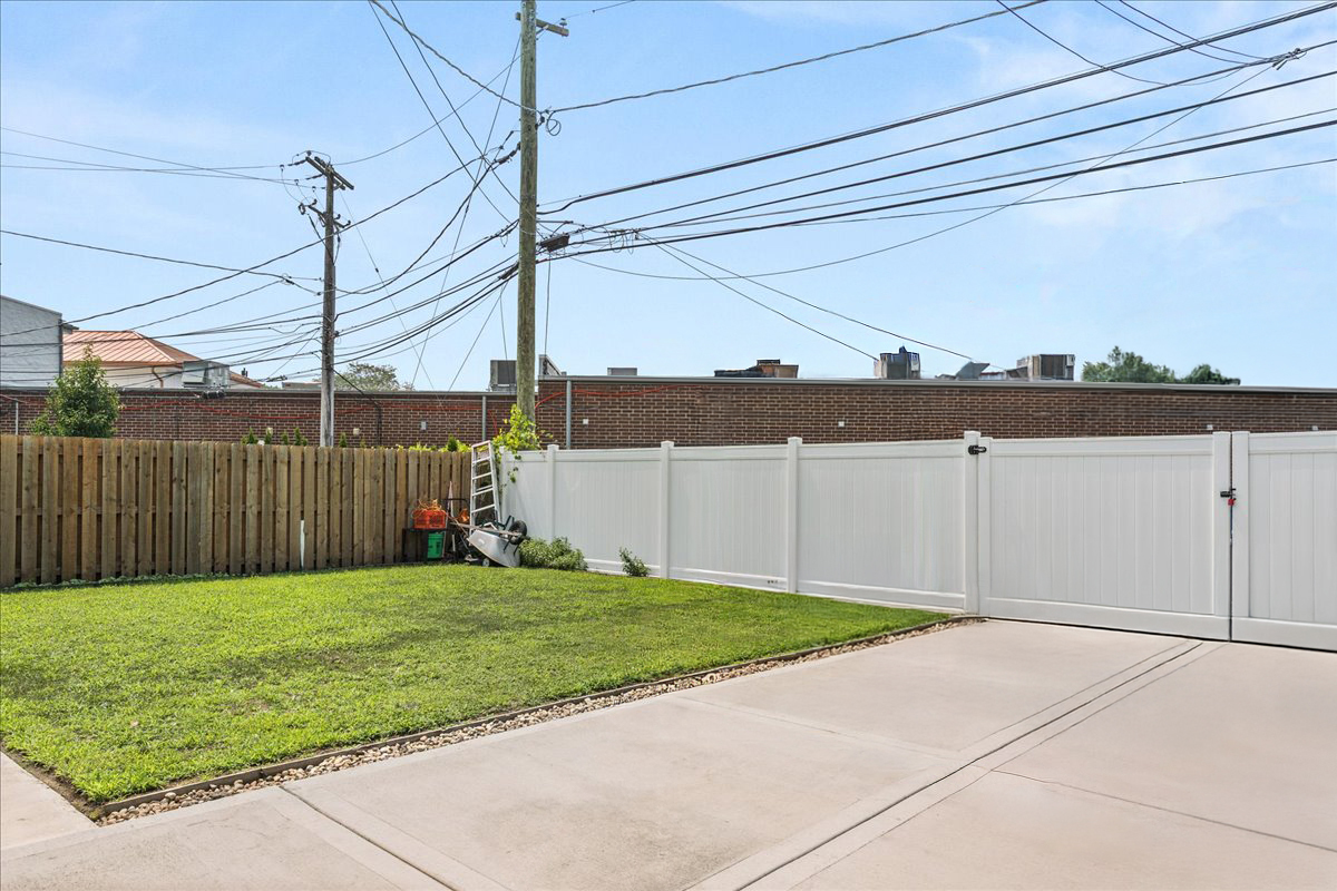 6840 N Keystone Avenue, Lincolnwood, IL 60712