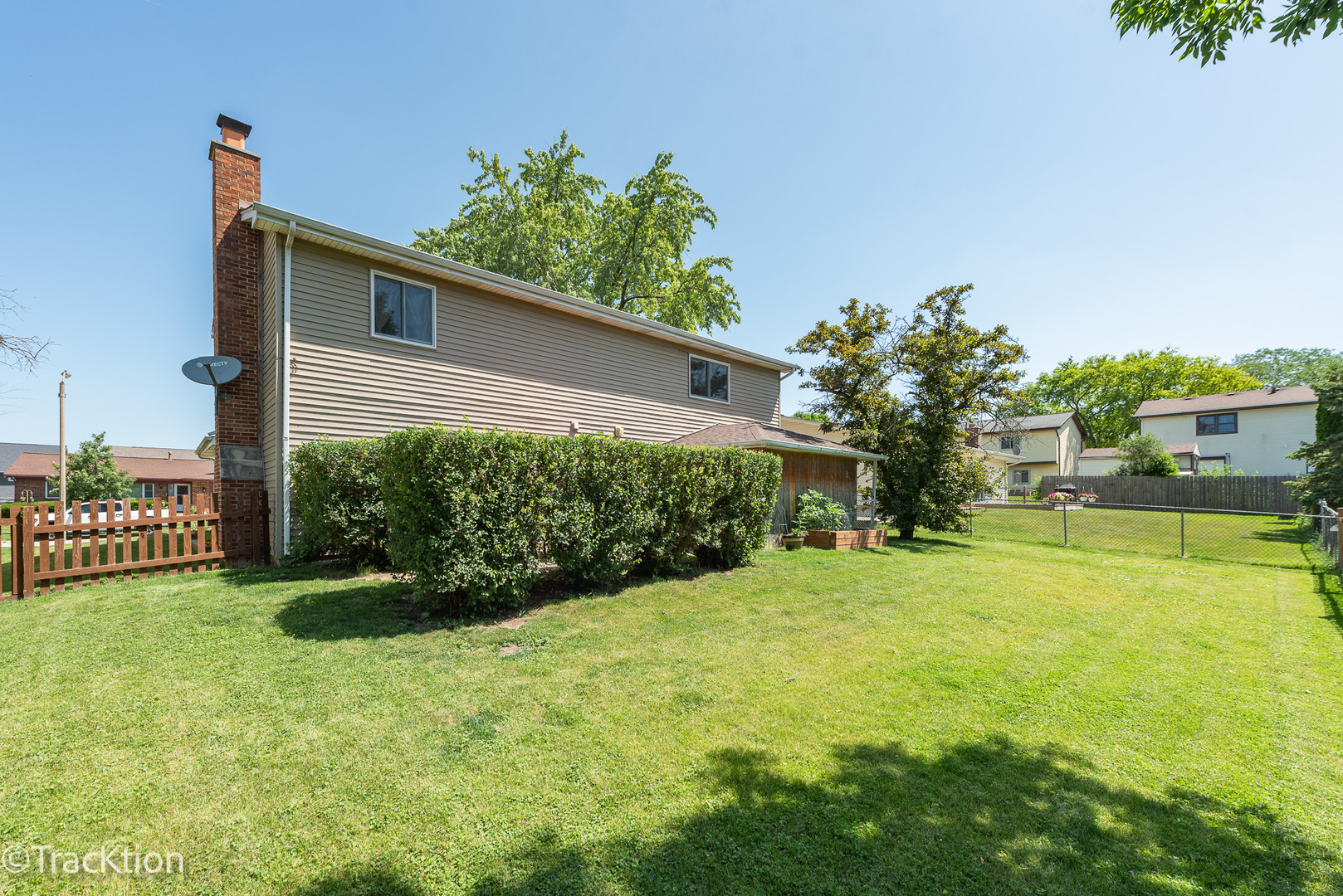 6665 Foxtree Avenue, Woodridge, IL 60517