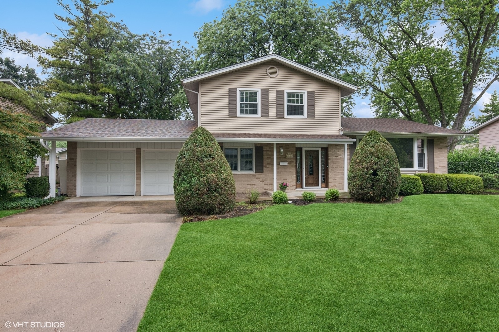 911 E Sayles Drive, Palatine, IL 60074