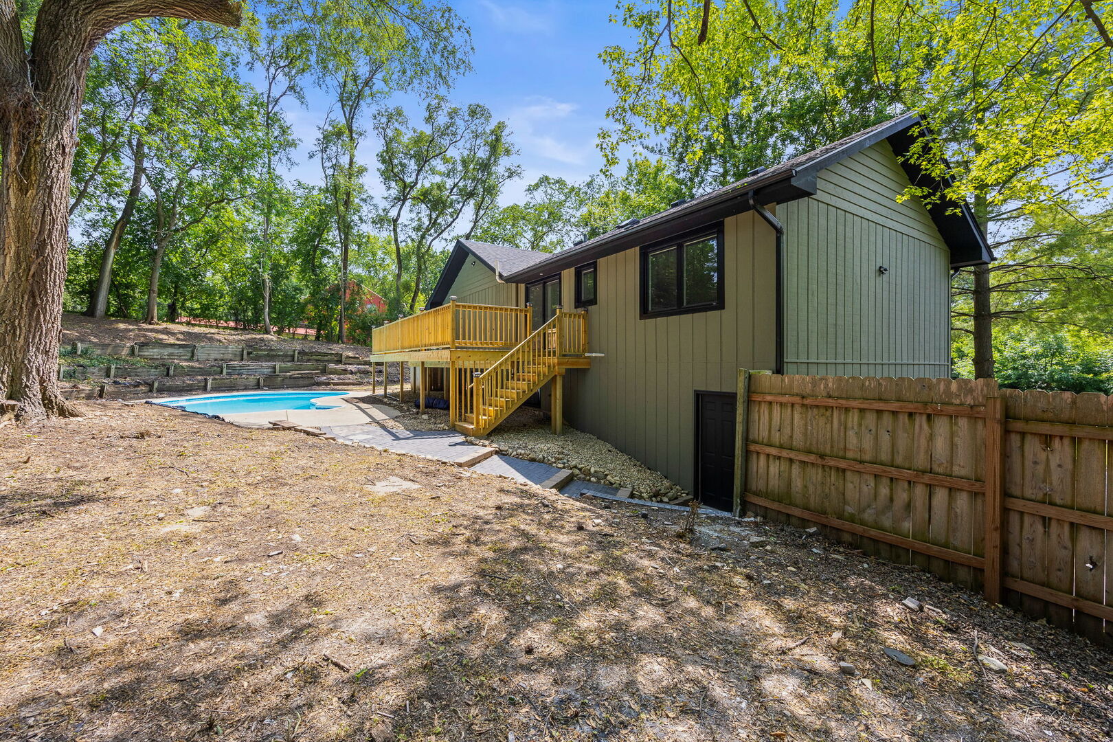 9704 Captains Drive, Algonquin, IL 60102