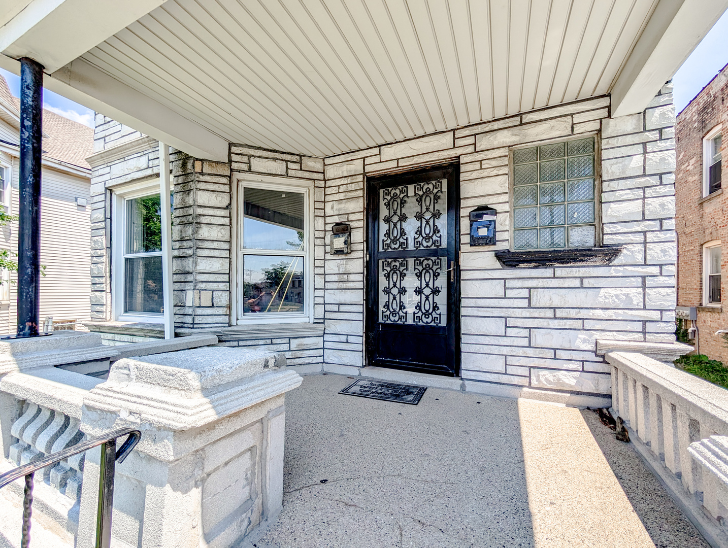 315 S 5th Avenue, Maywood, IL 60153