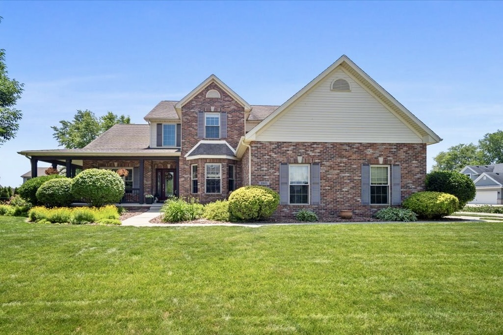 3901 Watertown Lane, Bloomington, IL 61705