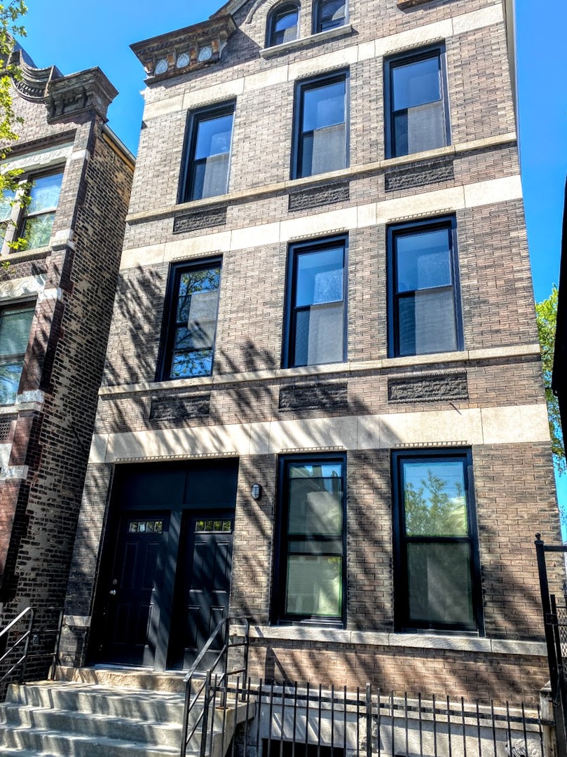 1726 W 19th Street #2F, Chicago, IL 60608