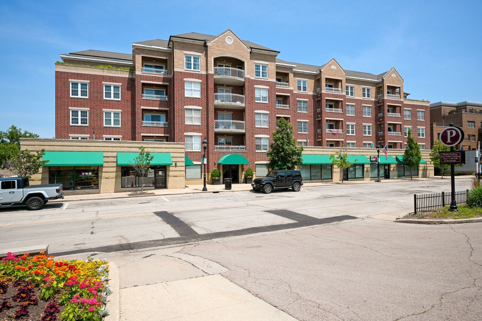 570 Crescent Boulevard #307, Glen Ellyn, IL 60137