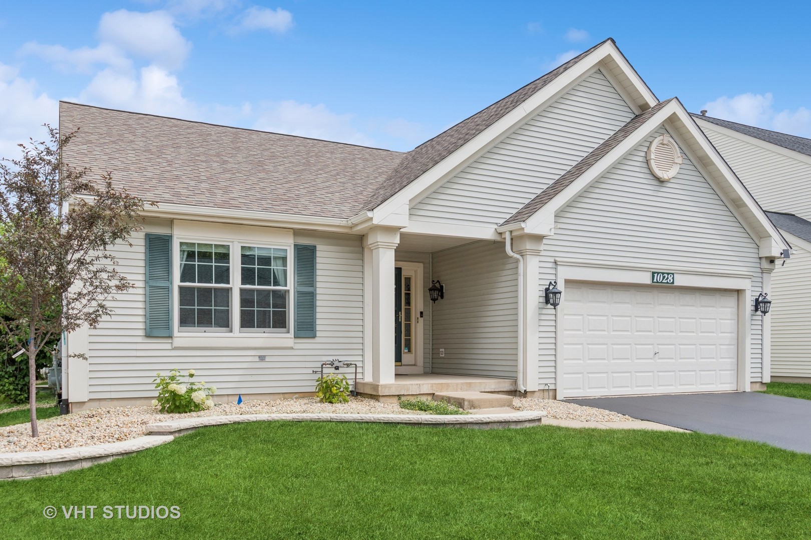 1028 Orchard Lake Drive, Aurora, IL 60506