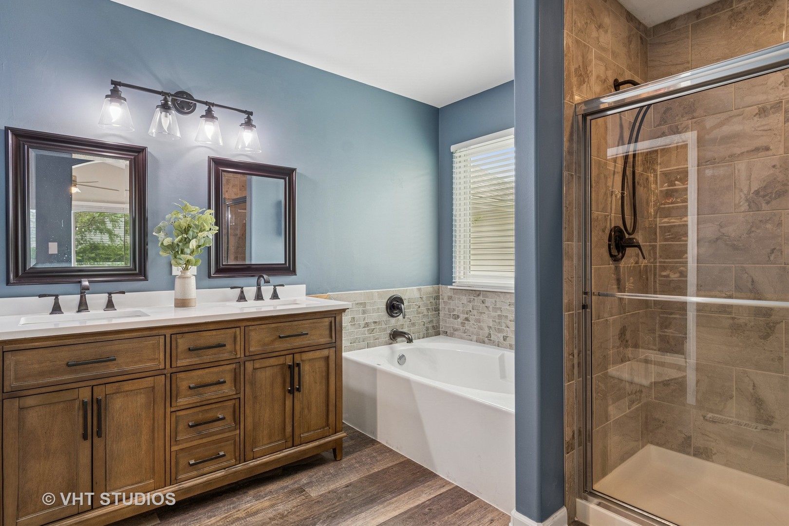 1028 Orchard Lake Drive, Aurora, IL 60506