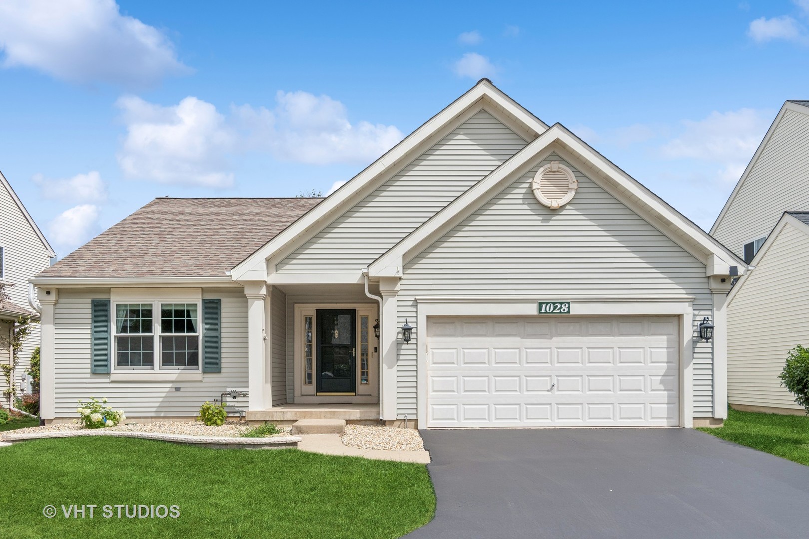 1028 Orchard Lake Drive, Aurora, IL 60506