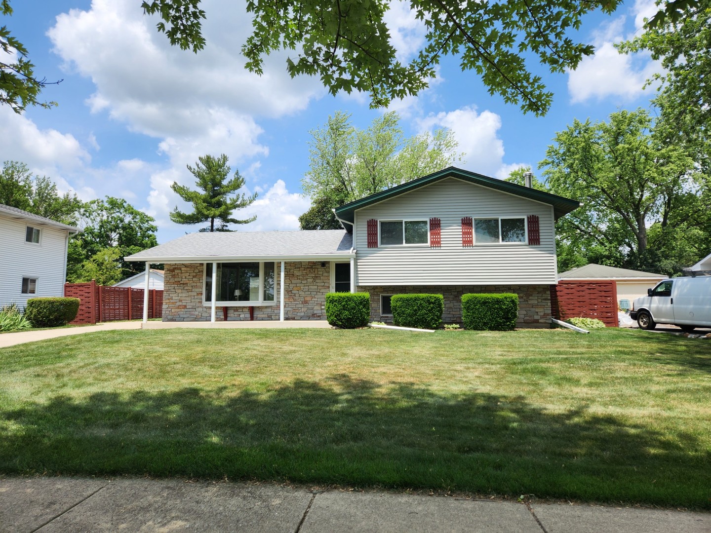 624 Maple Avenue, Lisle, IL 60532