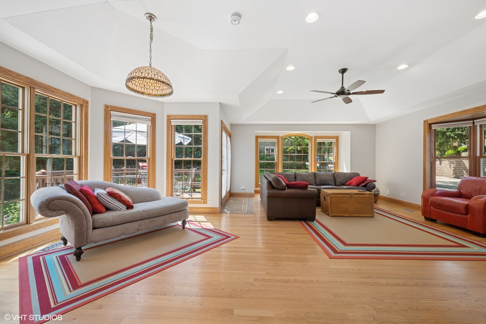 42 N Holly Avenue, Fox Lake, IL 60020