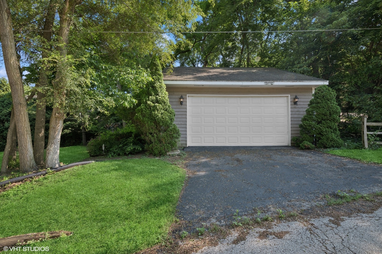 42 N Holly Avenue, Fox Lake, IL 60020