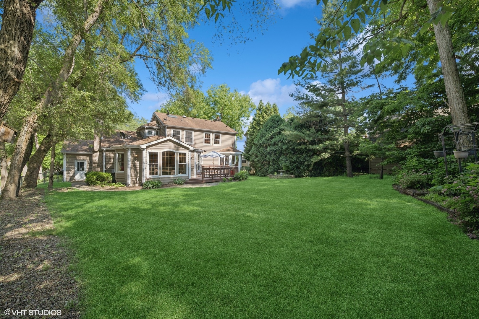 42 N Holly Avenue, Fox Lake, IL 60020