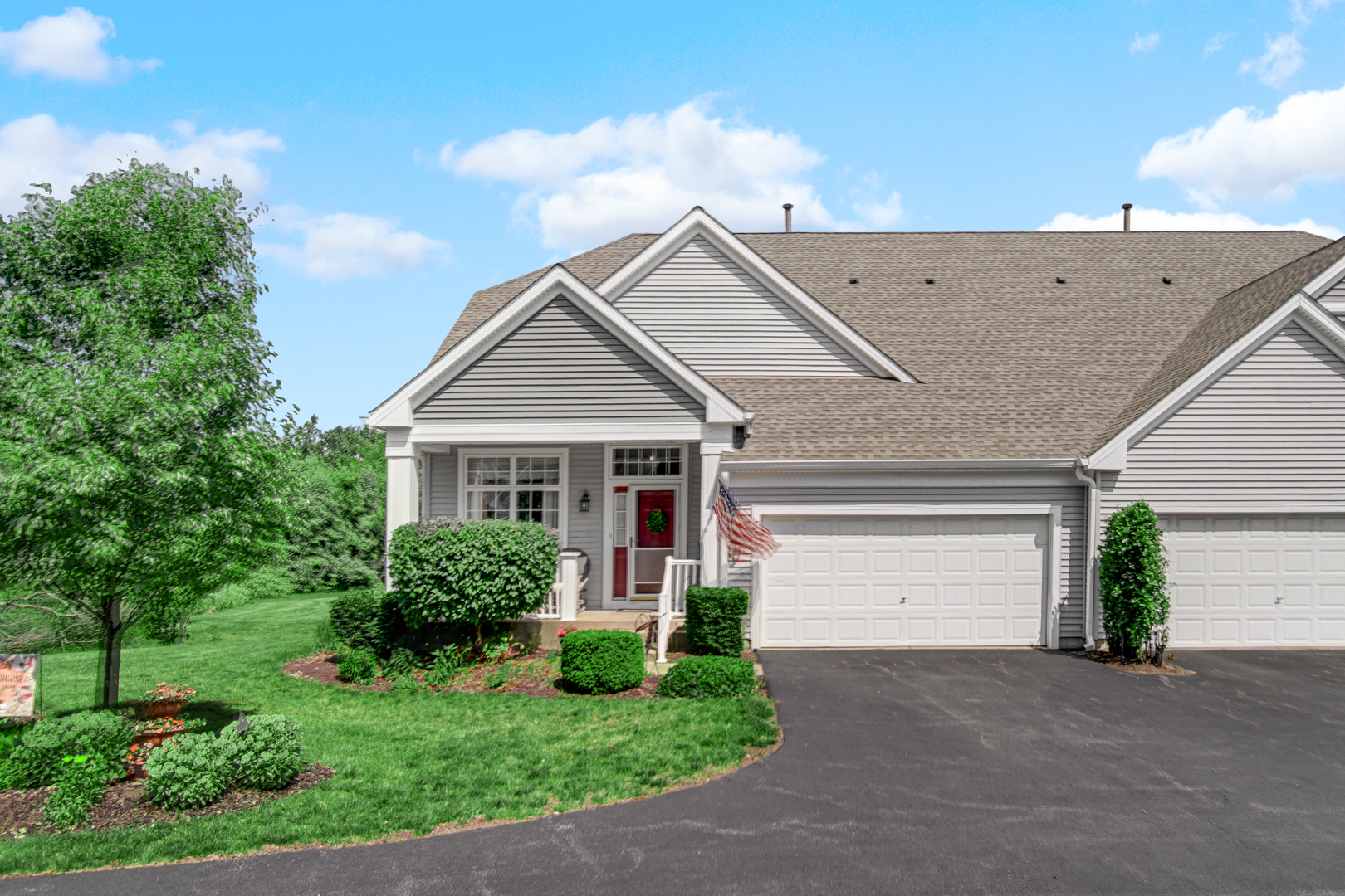 361 Cascade Lane #1, Oswego, IL 60543